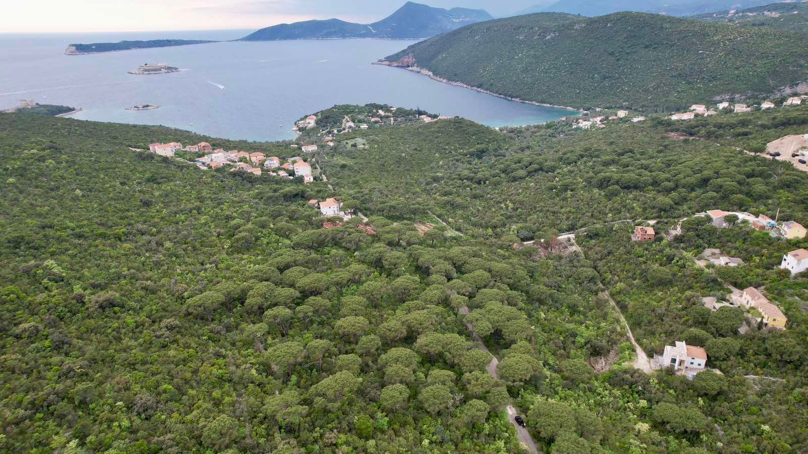 amforaproperty.com/Plac 1,046m2 sa panoramskim pogledom na more u naselju Mirište (Žanjice), Opstina Herceg Novi