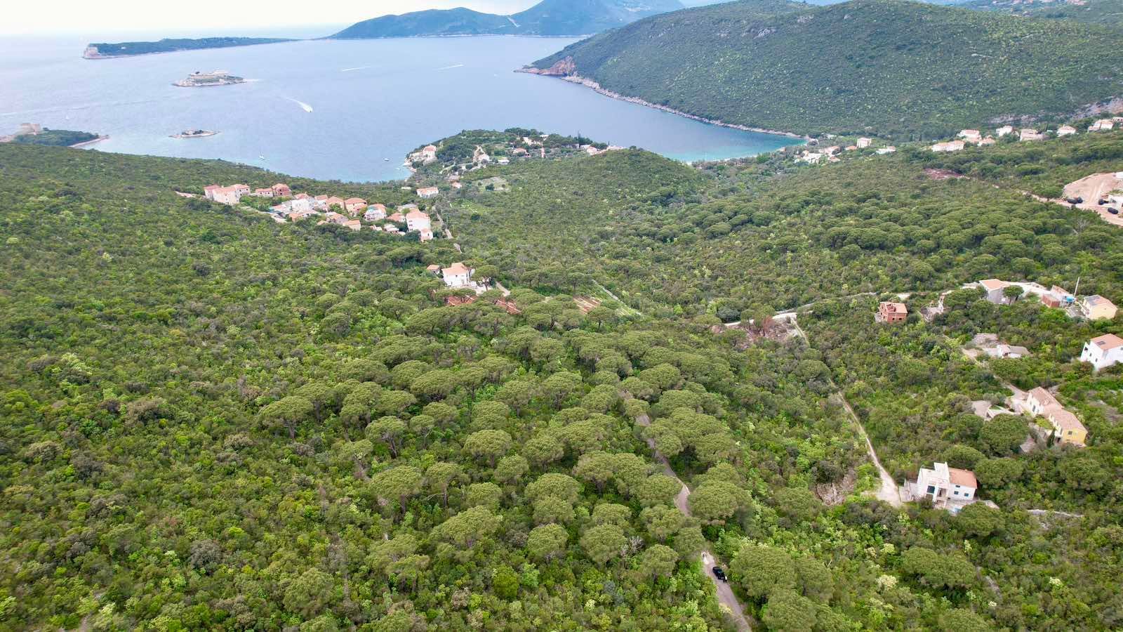 amforaproperty.com/Plac 1,046m2 sa panoramskim pogledom na more u naselju Mirište (Žanjice), Opstina Herceg Novi