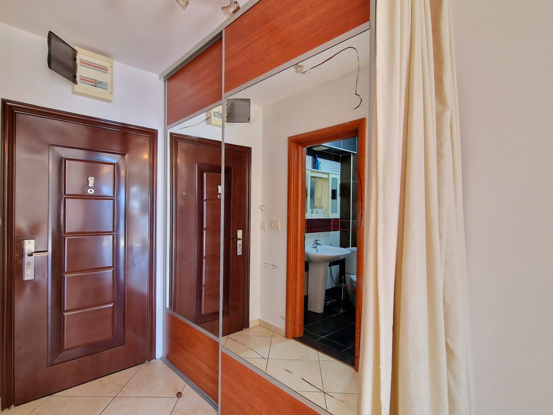 Garsonjera 50m2 sa panoramskim pogledom na more i grad,atraktivna lokacija 250 metara od mora,Gospostina-Budva. - Amfora Real Estate