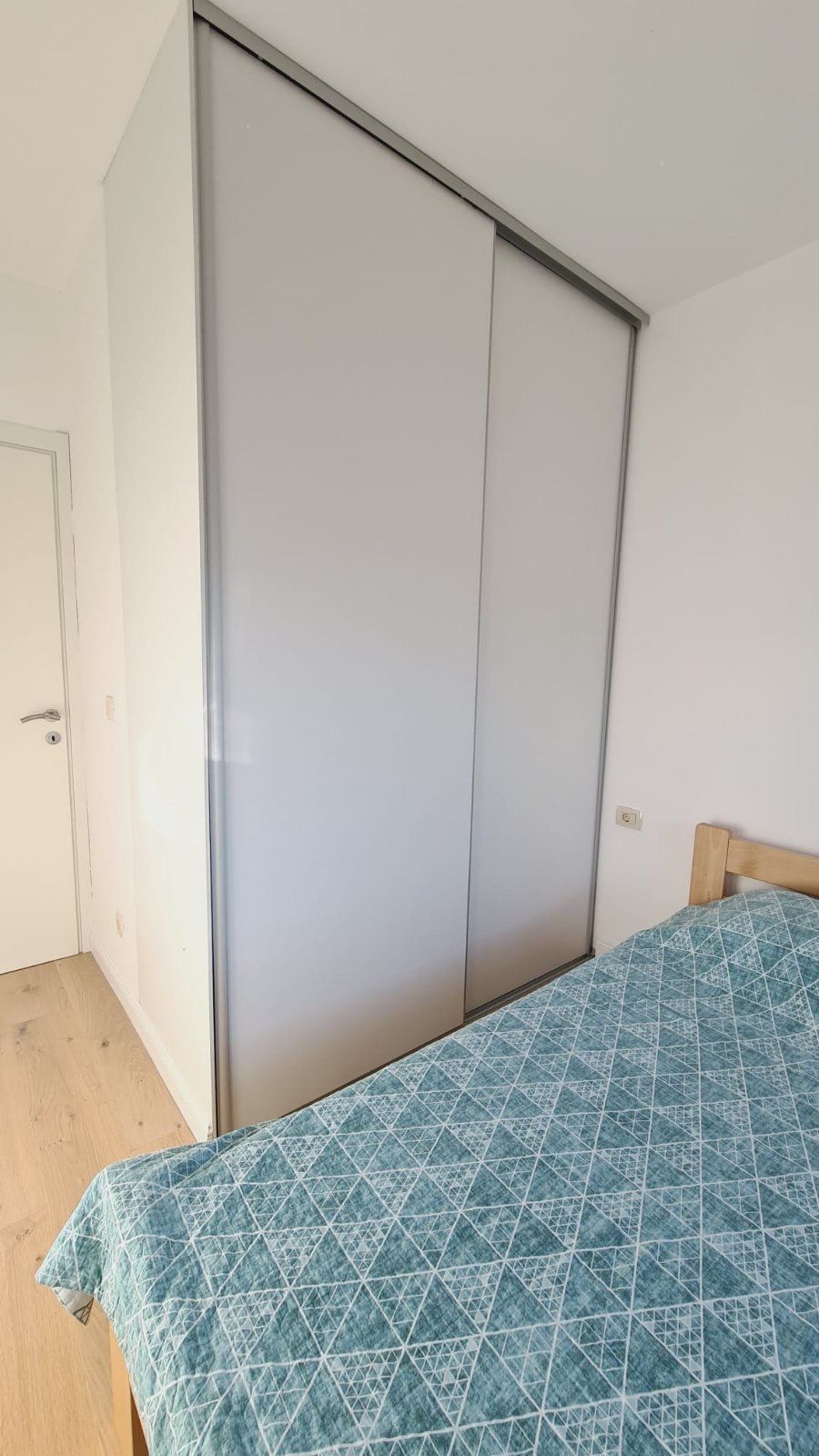 Dvosoban moderno opremljen stan sa garaznim mestom na duzi period,BUDVA-LAZI. (DOSTUPAN OD 01.06.2023) - Amfora Real Estate