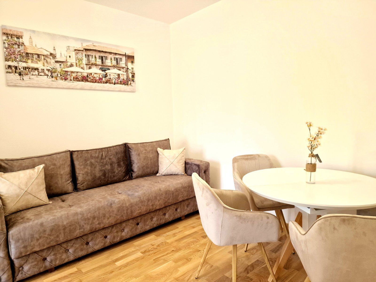 Moderno opremljen jednosoban stan (37m2) u novoj zgradi u Bečićima - Amfora Real Estate