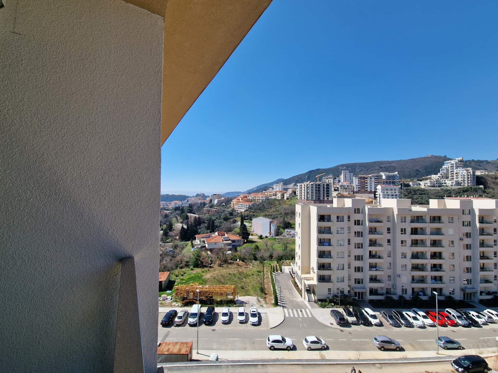 Moderno opremljen jednosoban stan (37m2) u novoj zgradi u Bečićima - Amfora Real Estate