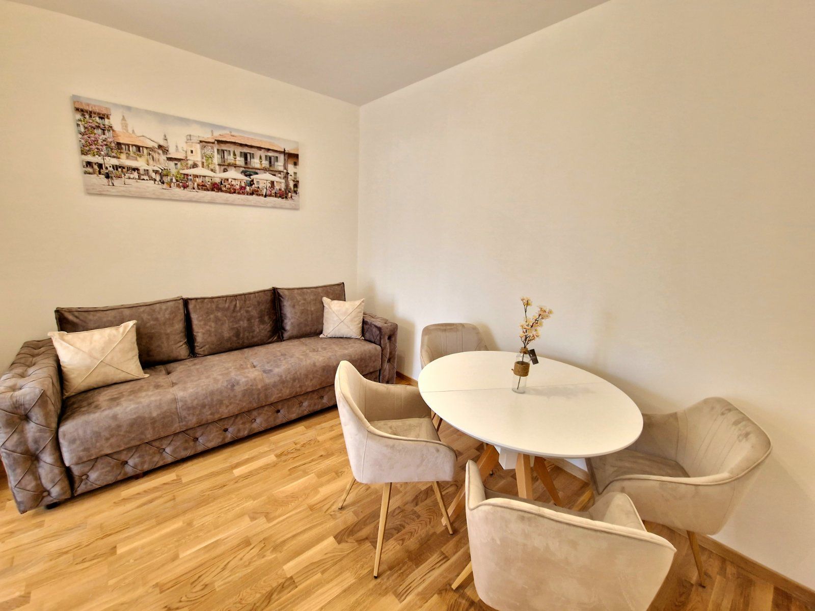 Moderno opremljen jednosoban stan (37m2) u novoj zgradi u Bečićima - Amfora Real Estate