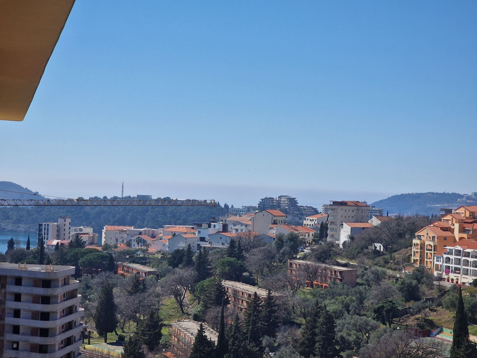 Moderno opremljen jednosoban stan (37m2) u novoj zgradi u Bečićima - Amfora Real Estate