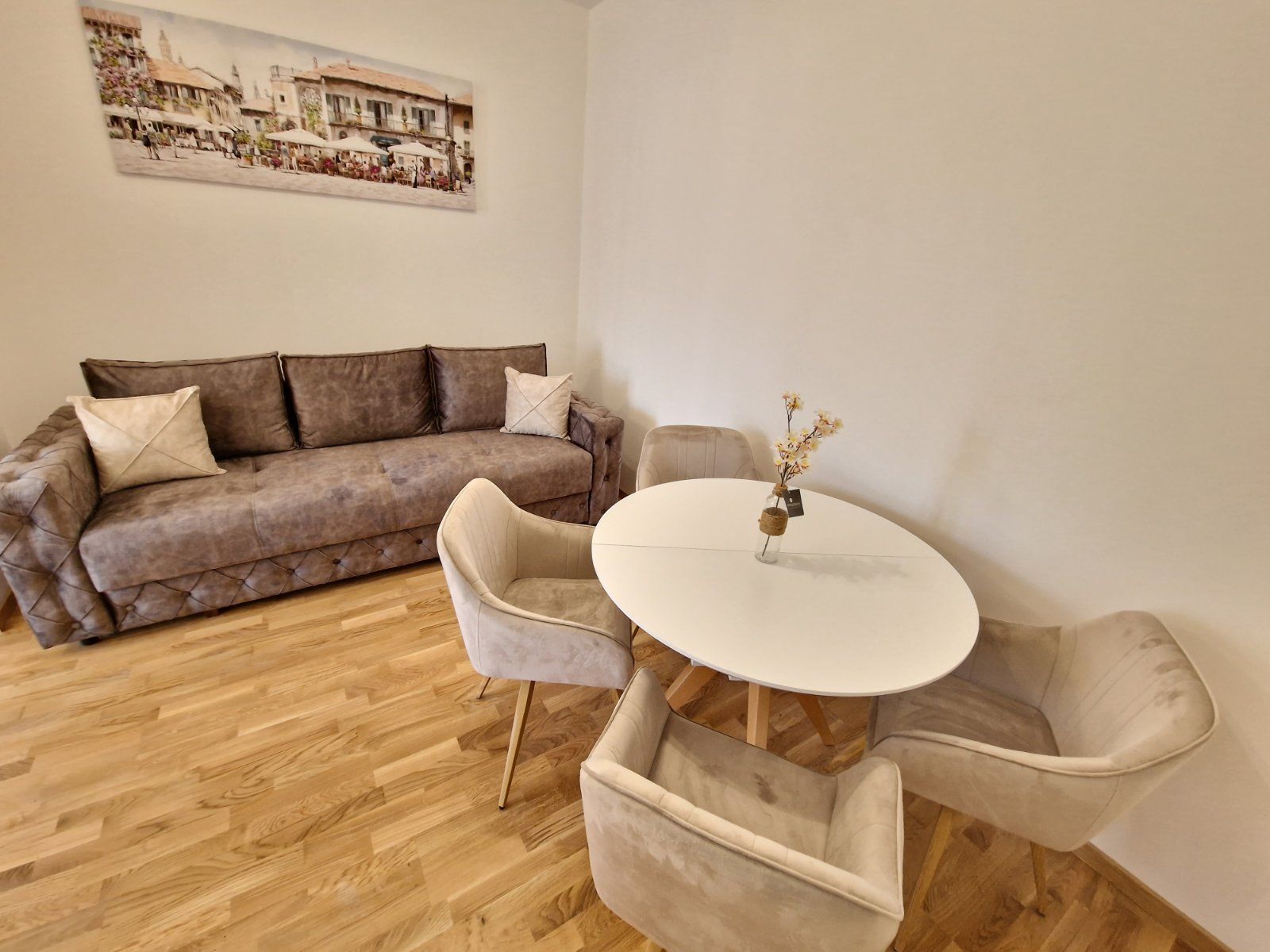 Moderno opremljen jednosoban stan (37m2) u novoj zgradi u Bečićima - Amfora Real Estate