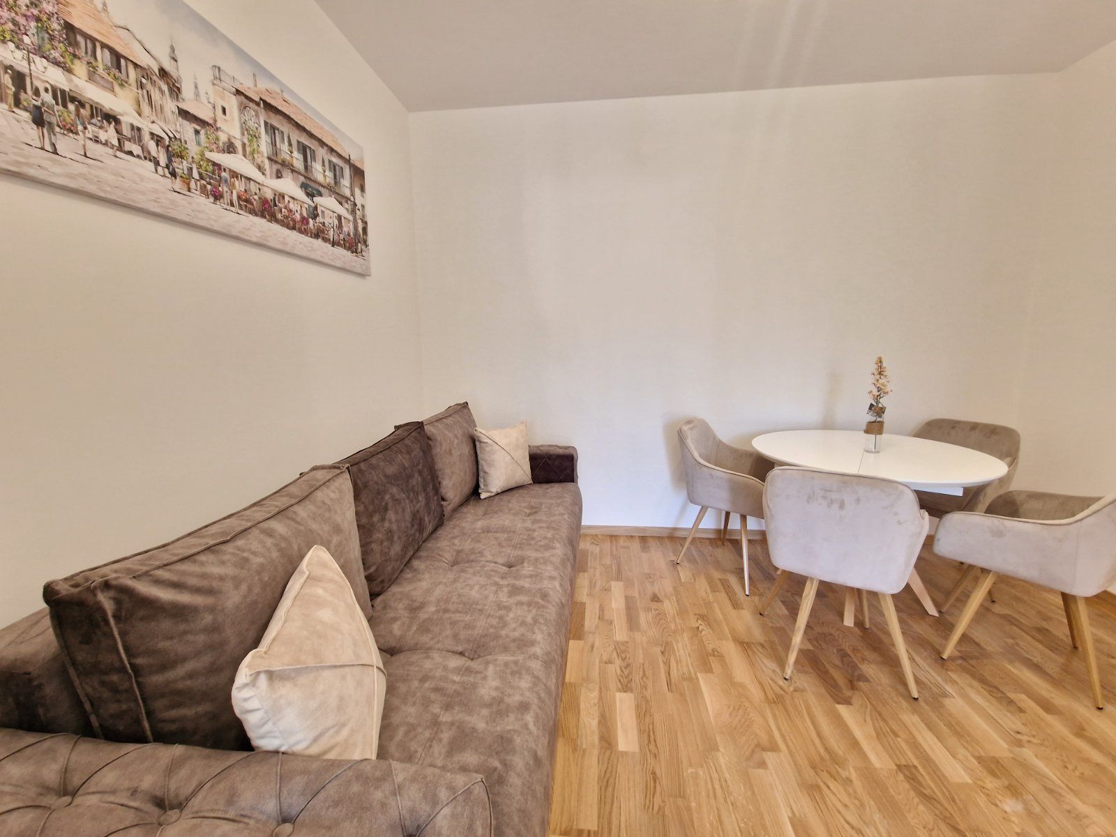 Moderno opremljen jednosoban stan (37m2) u novoj zgradi u Bečićima - Amfora Real Estate