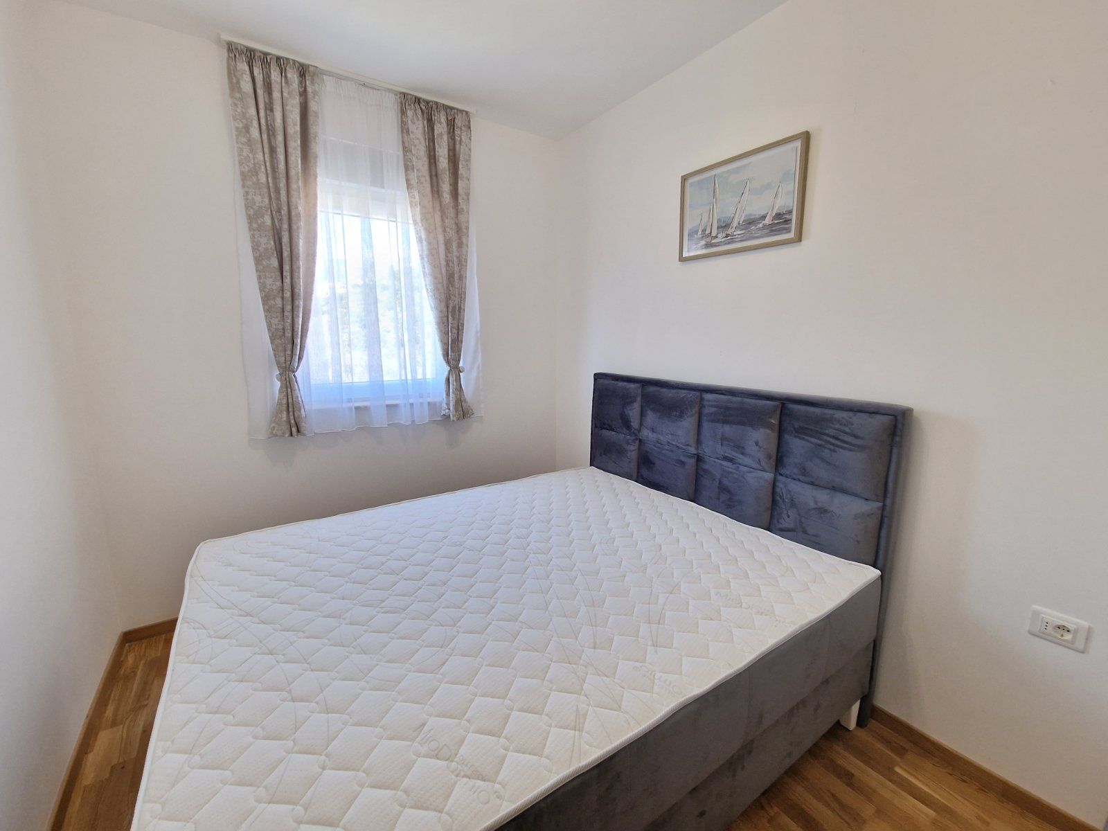 Moderno opremljen jednosoban stan (37m2) u novoj zgradi u Bečićima - Amfora Real Estate