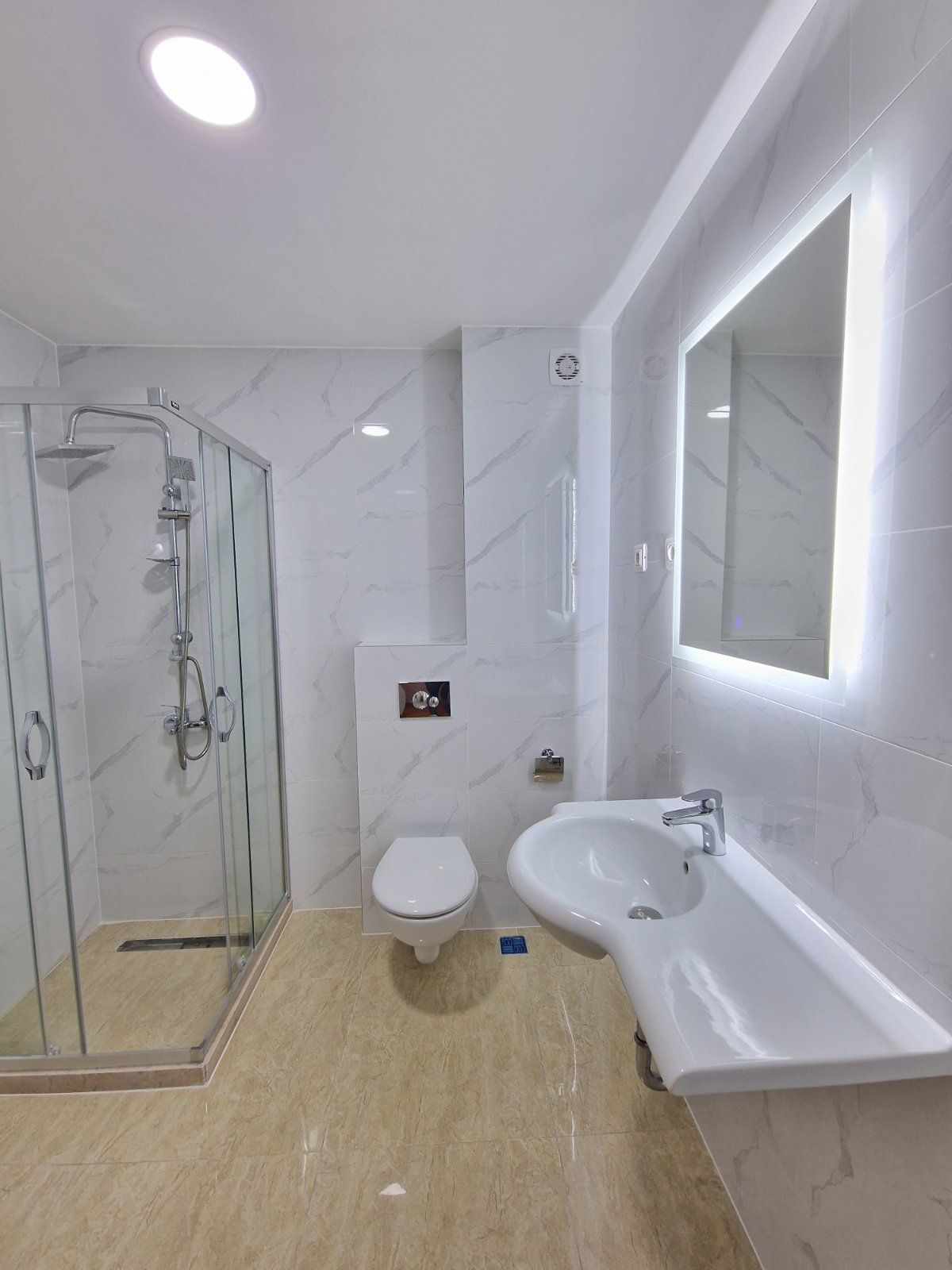 Moderno opremljen jednosoban stan (37m2) u novoj zgradi u Bečićima - Amfora Real Estate