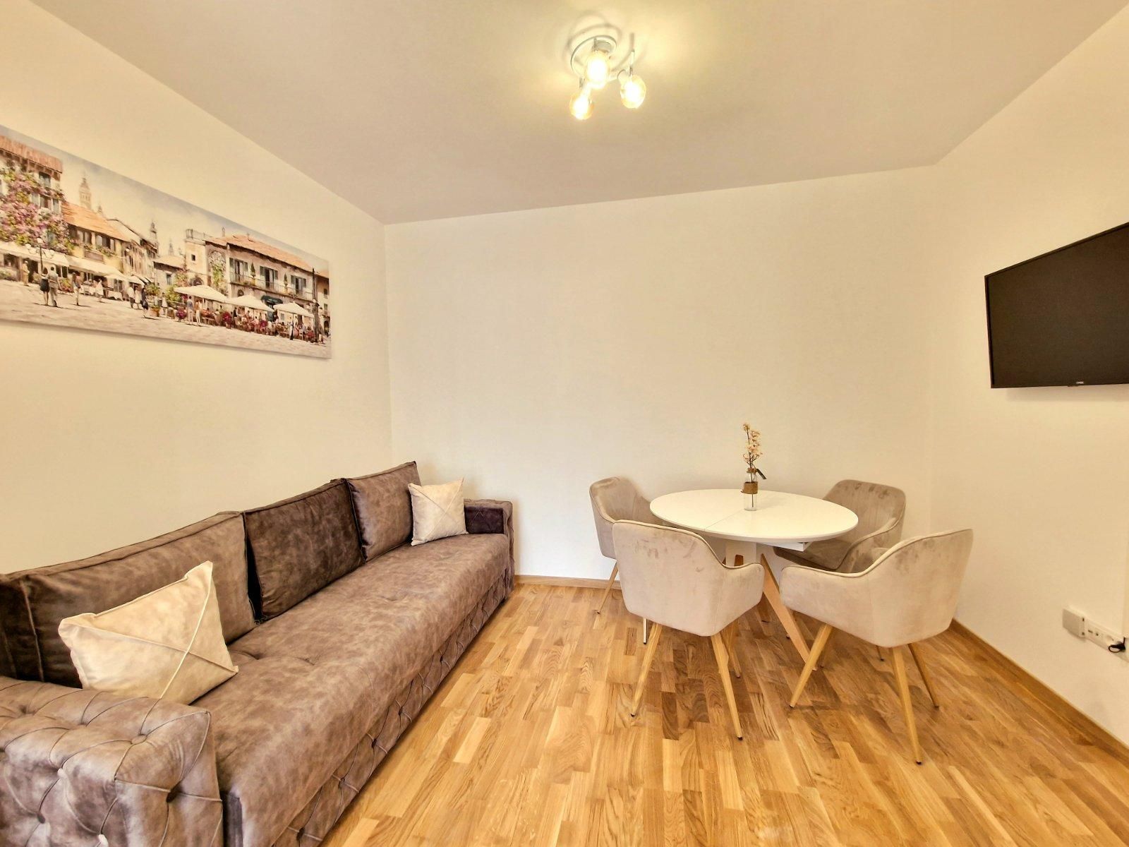 Moderno opremljen jednosoban stan (37m2) u novoj zgradi u Bečićima - Amfora Real Estate