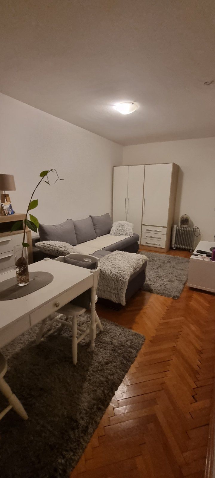 Garsonjera 27m2 u strogom centru grada,Cetinje. - Amfora Real Estate