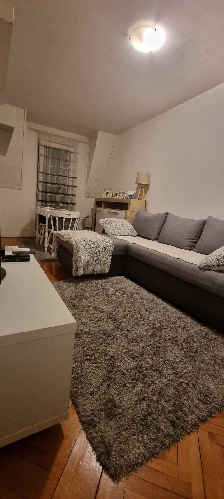 Garsonjera 27m2 u strogom centru grada,Cetinje. - Amfora Real Estate