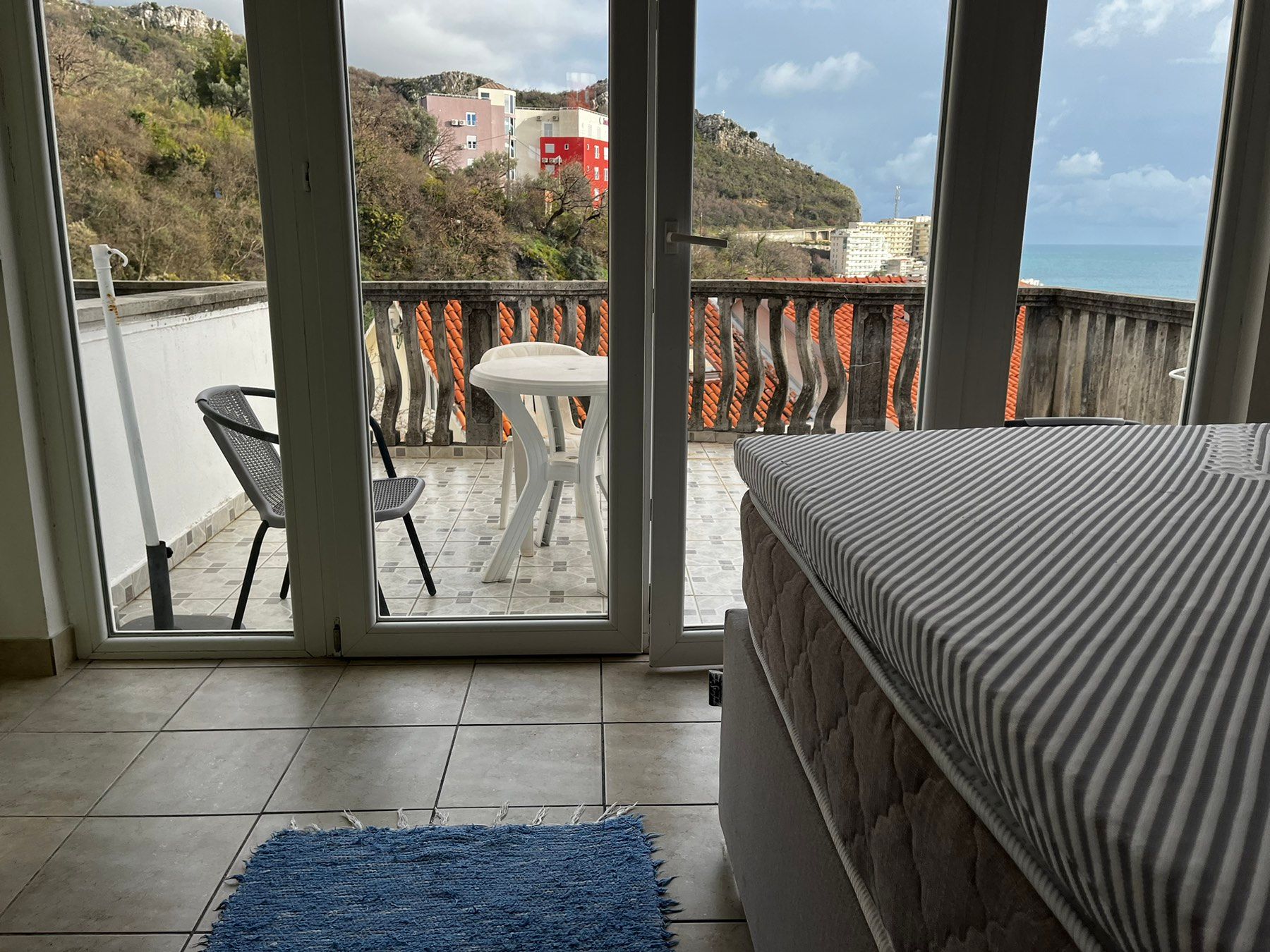 Jednosoban stan sa pogledom na more, Rafailovici  (Na duzi period) - Amfora Real Estate