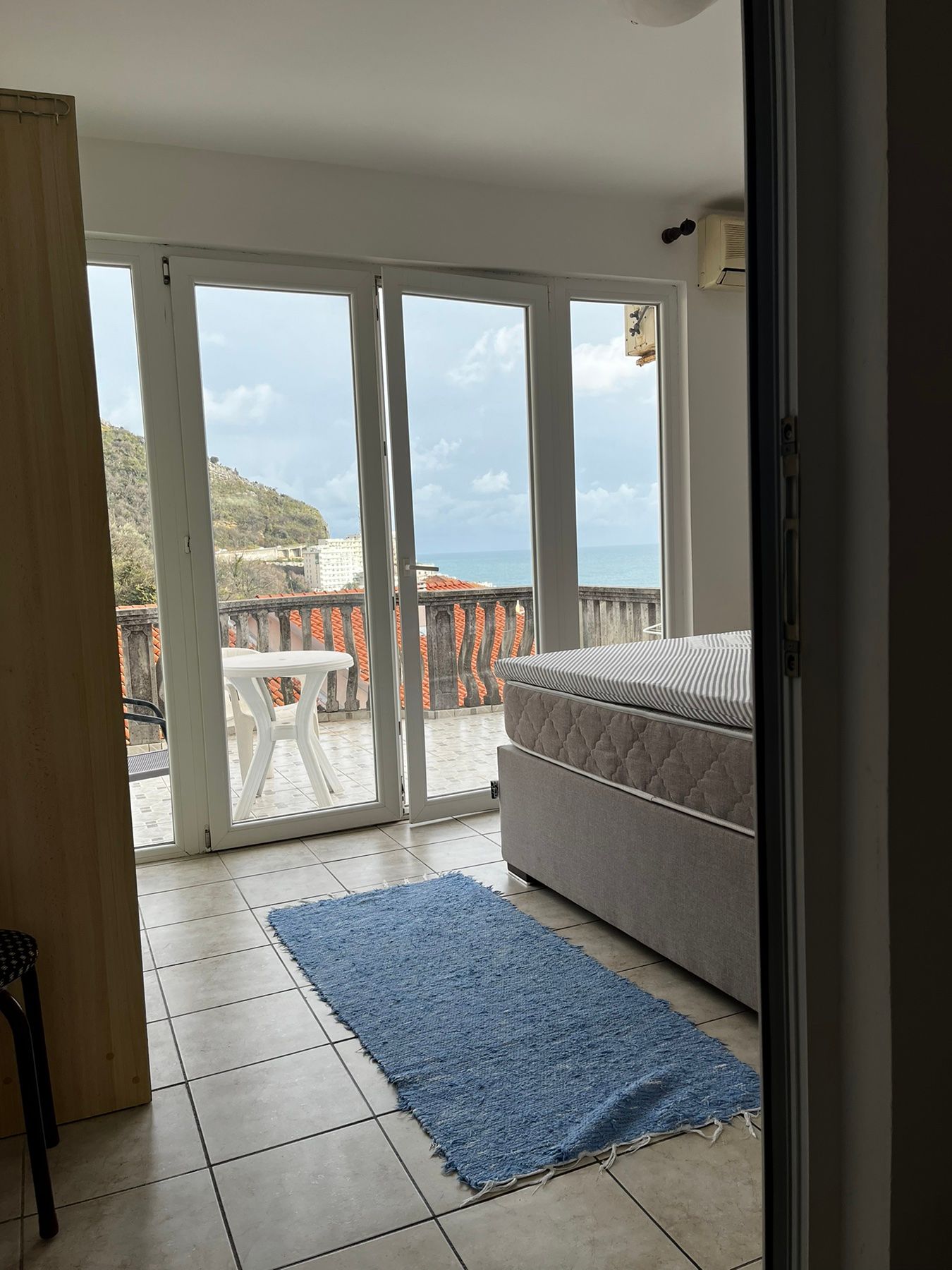 Jednosoban stan sa pogledom na more, Rafailovici  (Na duzi period) - Amfora Real Estate