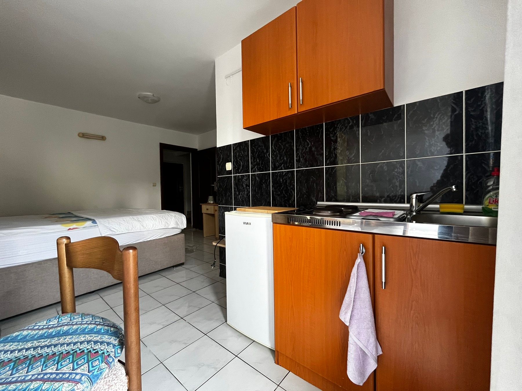 Namestena garsonjera na duzi vremenski period (SVI TROSKOVI UKLJUCENI U CENU) - Amfora Real Estate