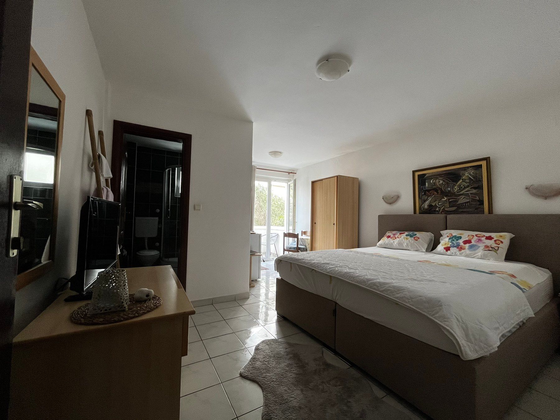 Namestena garsonjera na duzi vremenski period (SVI TROSKOVI UKLJUCENI U CENU) - Amfora Real Estate