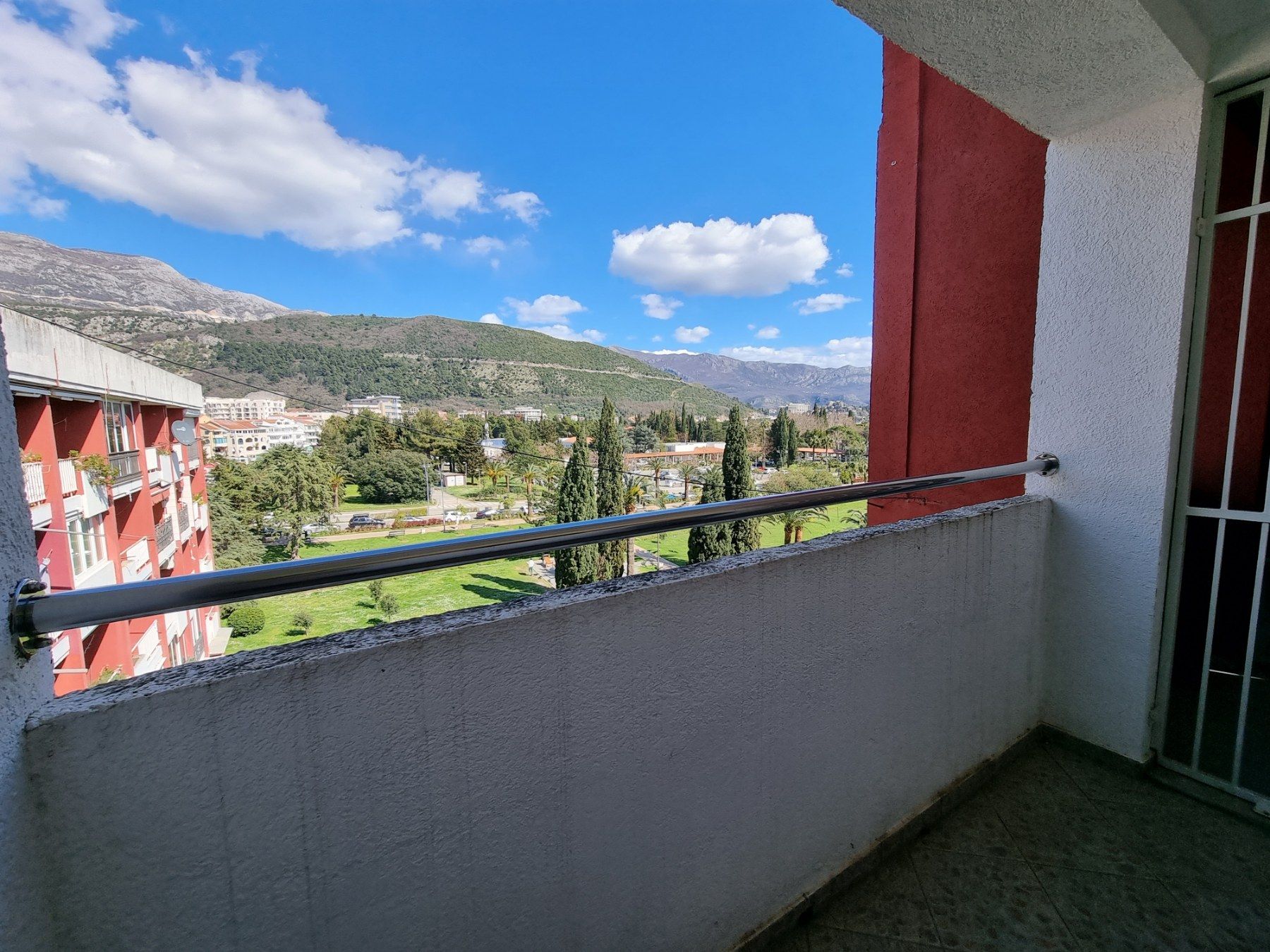 Prostran trosoban dupleks 160m² u centru Budve, samo 200m od mora - Amfora Real Estate