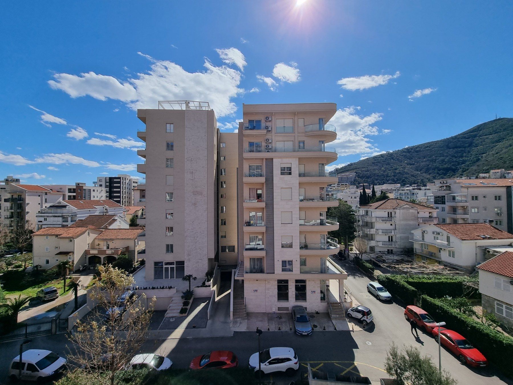 Prostran trosoban dupleks 160m² u centru Budve, samo 200m od mora - Amfora Real Estate