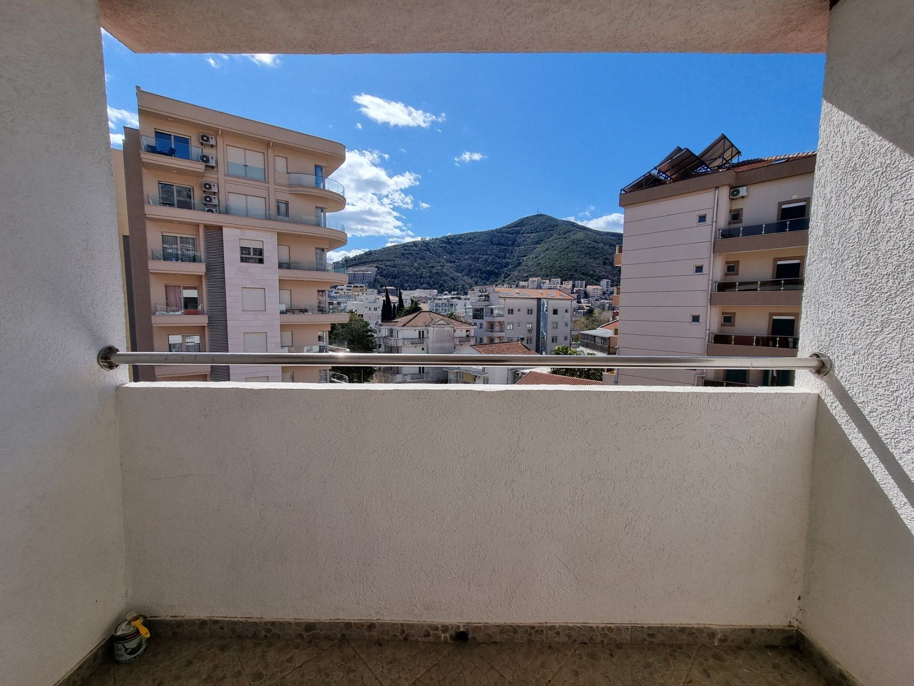 Prostran trosoban dupleks 160m² u centru Budve, samo 200m od mora - Amfora Real Estate