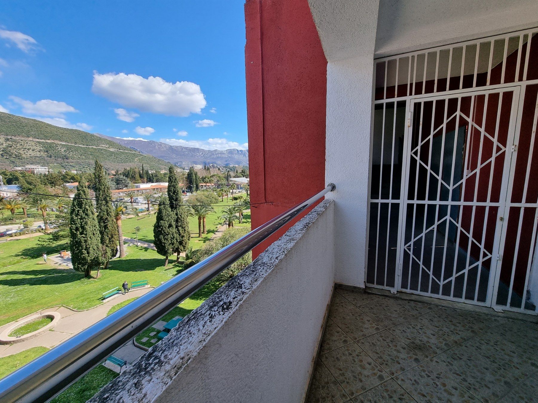 Prostran trosoban dupleks 160m² u centru Budve, samo 200m od mora - Amfora Real Estate