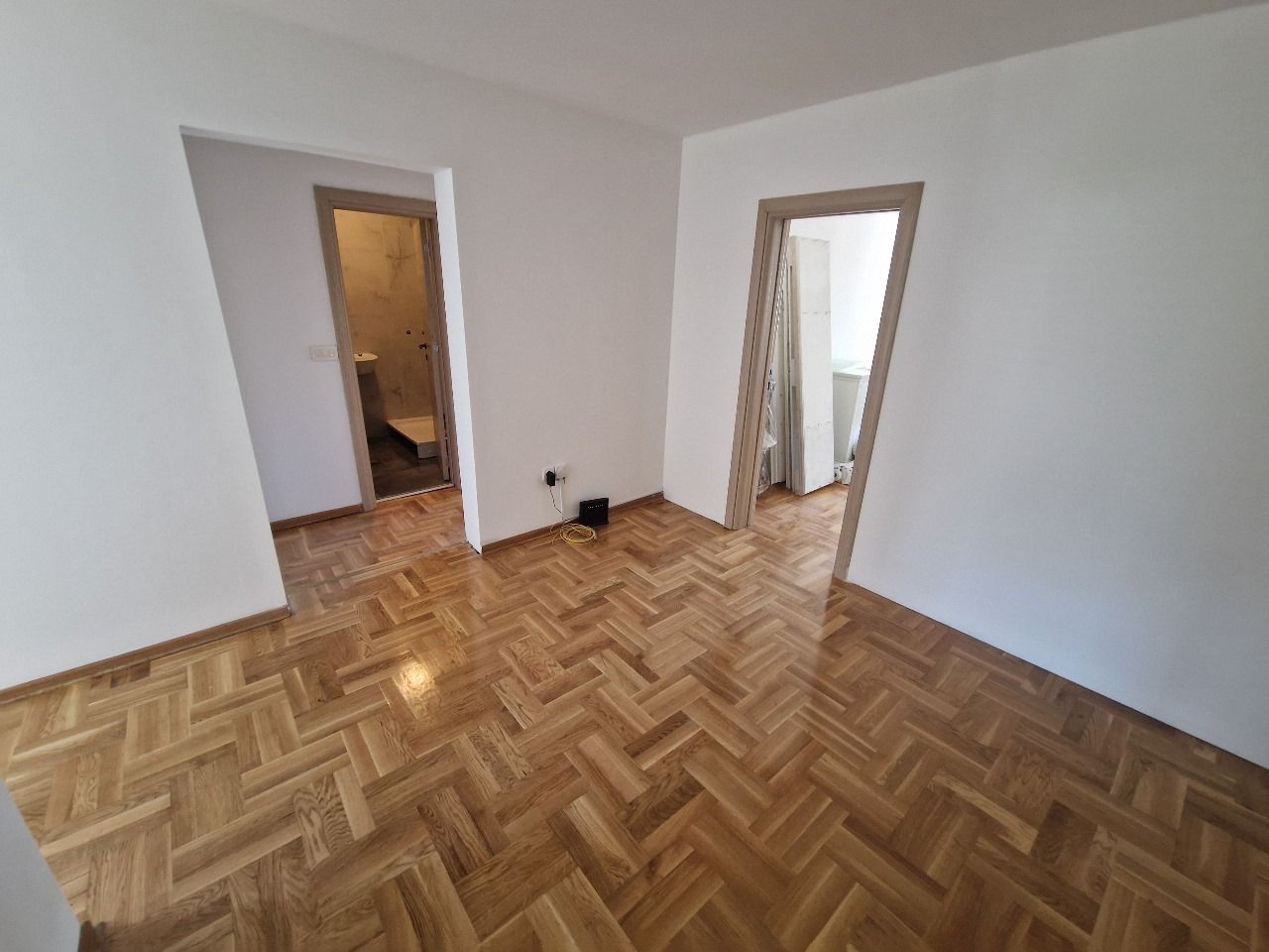 Prostran trosoban dupleks 160m² u centru Budve, samo 200m od mora - Amfora Real Estate