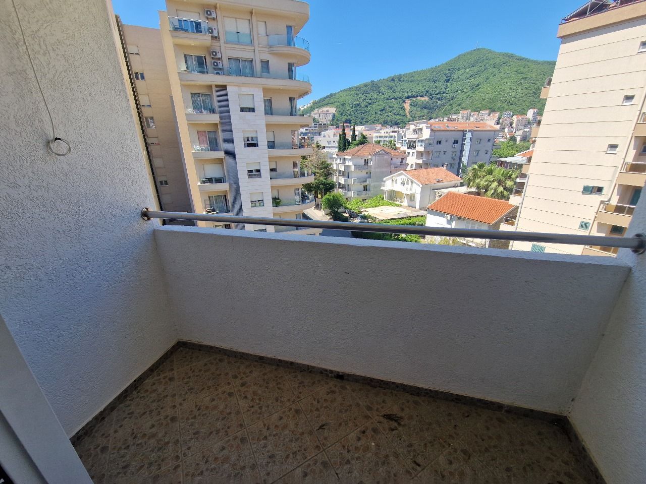 Prostran trosoban dupleks 160m² u centru Budve, samo 200m od mora - Amfora Real Estate