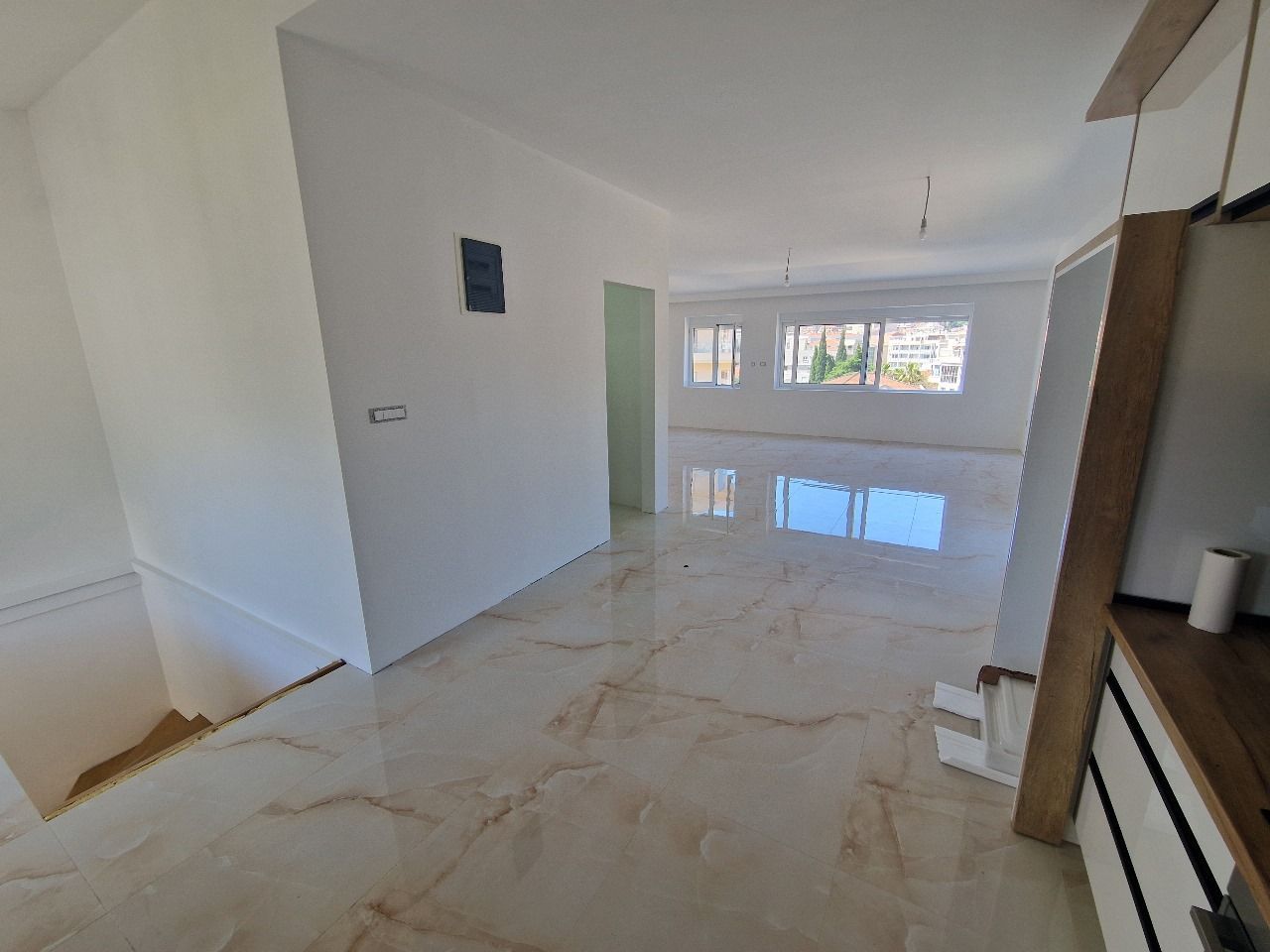 Prostran trosoban dupleks 160m² u centru Budve, samo 200m od mora - Amfora Real Estate