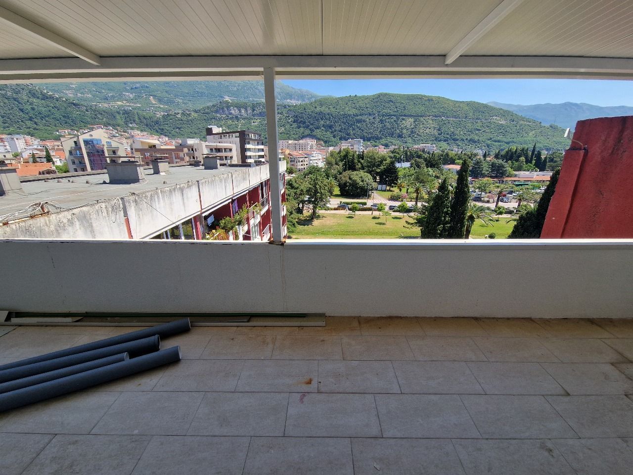 Prostran trosoban dupleks 160m² u centru Budve, samo 200m od mora - Amfora Real Estate