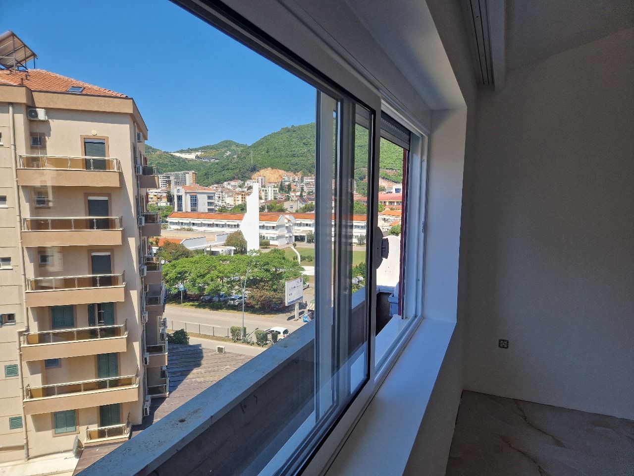 Prostran trosoban dupleks 160m² u centru Budve, samo 200m od mora - Amfora Real Estate