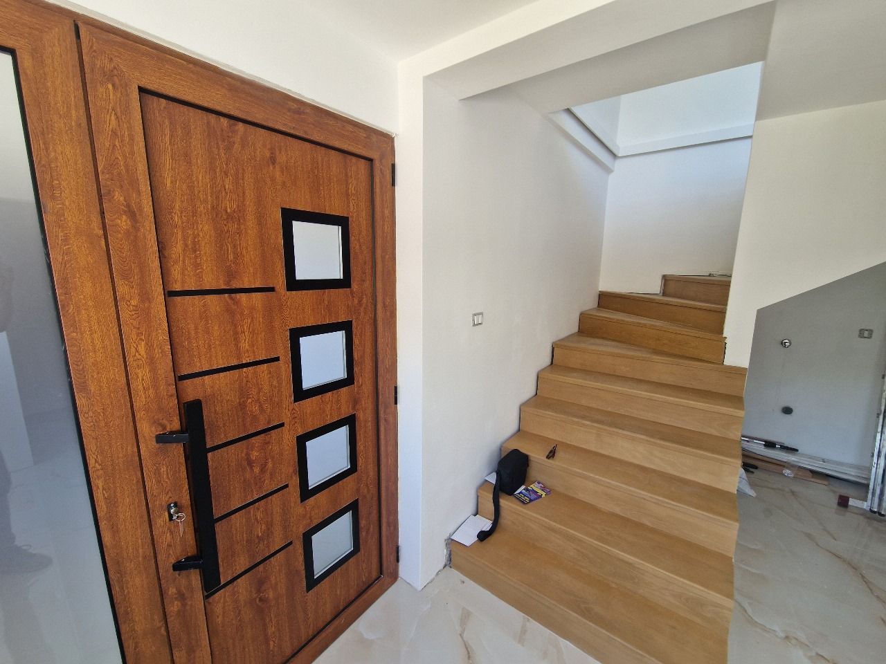 Prostran trosoban dupleks 160m² u centru Budve, samo 200m od mora - Amfora Real Estate