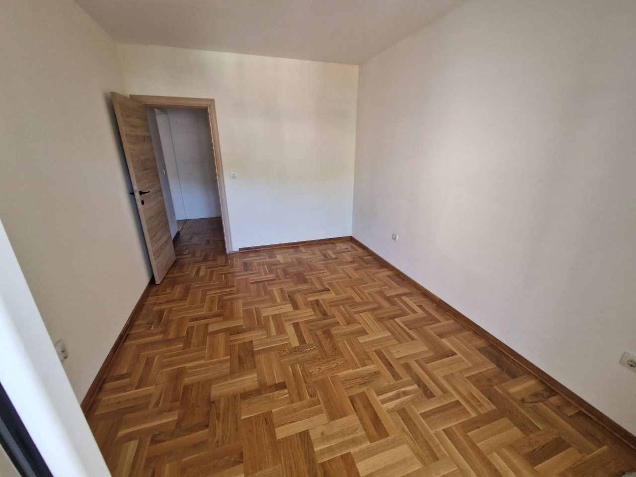 Prostran trosoban dupleks 160m² u centru Budve, samo 200m od mora - Amfora Real Estate