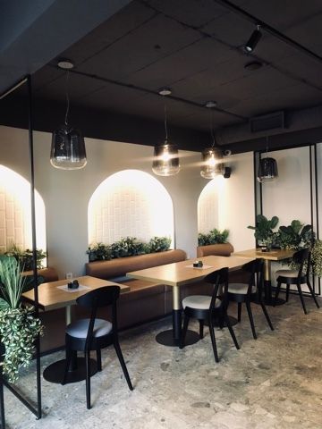 Na prodaju kompletno opremljena kafe-picerija u radu u novoizgradjenom kompleksu The Old Bakery, Budva. - Amfora Real Estate