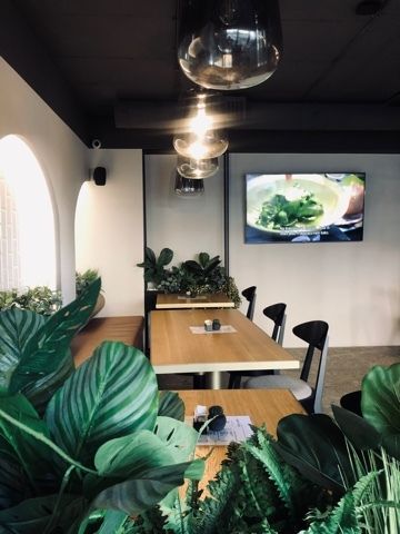 Na prodaju kompletno opremljena kafe-picerija u radu u novoizgradjenom kompleksu The Old Bakery, Budva. - Amfora Real Estate