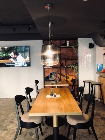 Na prodaju kompletno opremljena kafe-picerija u radu u novoizgradjenom kompleksu The Old Bakery, Budva. - Amfora Real Estate