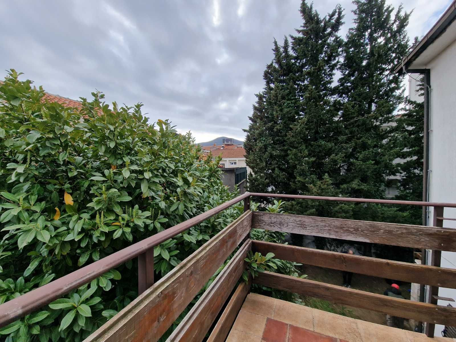 HITNA PRODAJA!!! DVOSPRATNA KUĆA 232m2 NA EKSKLUZIVNOJ LOKACIJI,BUDVA (PODKOSLJUN) - Amfora Real Estate