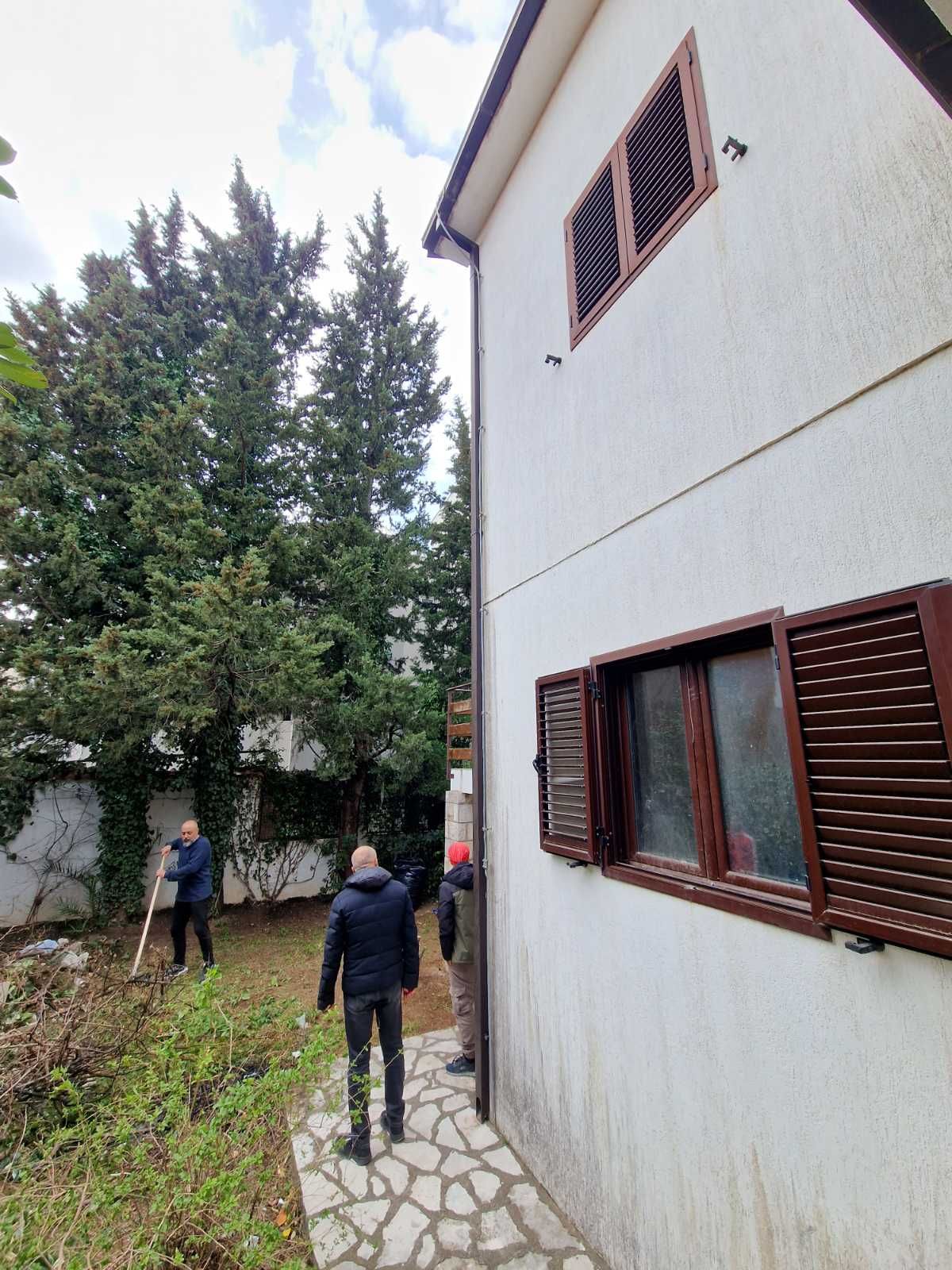 HITNA PRODAJA!!! DVOSPRATNA KUĆA 232m2 NA EKSKLUZIVNOJ LOKACIJI,BUDVA (PODKOSLJUN) - Amfora Real Estate