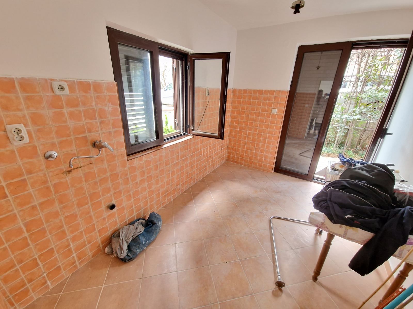 HITNA PRODAJA!!! DVOSPRATNA KUĆA 232m2 NA EKSKLUZIVNOJ LOKACIJI,BUDVA (PODKOSLJUN) - Amfora Real Estate