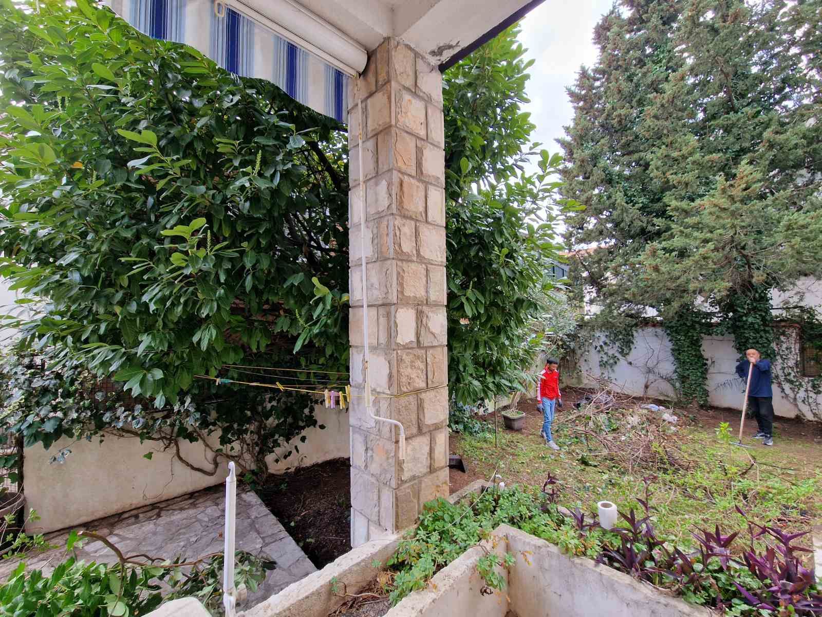 HITNA PRODAJA!!! DVOSPRATNA KUĆA 232m2 NA EKSKLUZIVNOJ LOKACIJI,BUDVA (PODKOSLJUN) - Amfora Real Estate