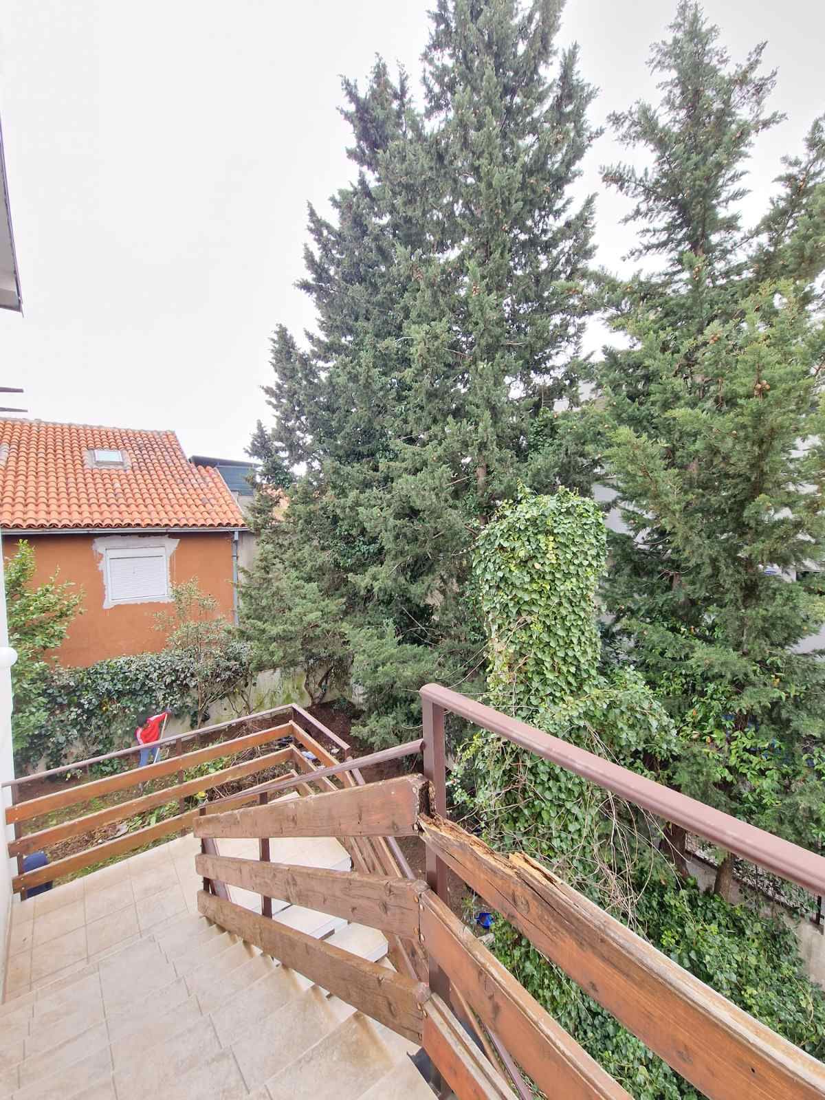 HITNA PRODAJA!!! DVOSPRATNA KUĆA 232m2 NA EKSKLUZIVNOJ LOKACIJI,BUDVA (PODKOSLJUN) - Amfora Real Estate