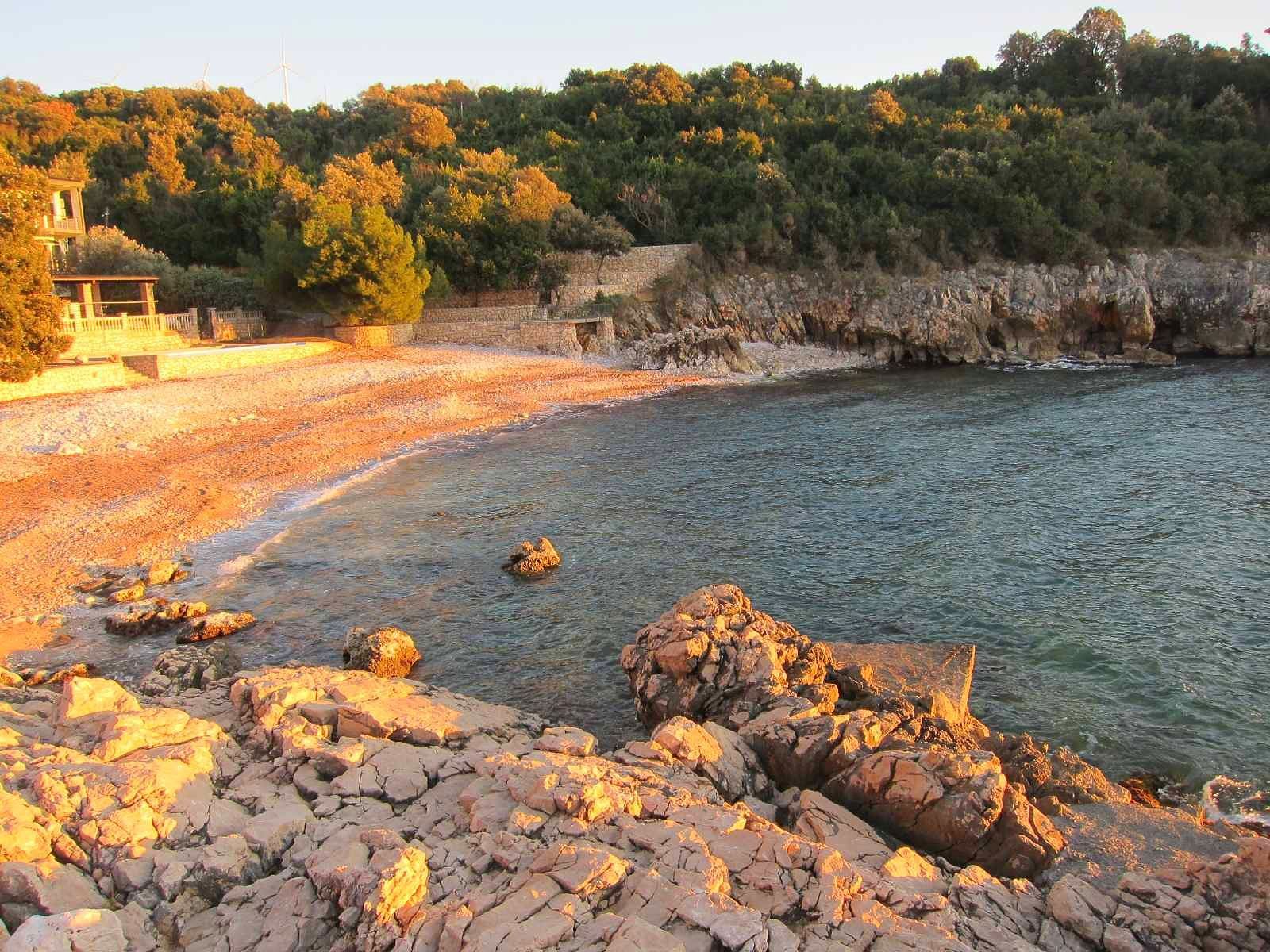 Kuca 170m2 sa pogledom na more na atraktivnoj lokaciji,Utjeha,Bar. - Amfora Real Estate