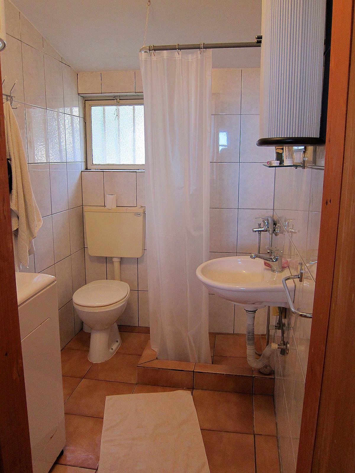 Kuca 170m2 sa pogledom na more na atraktivnoj lokaciji,Utjeha,Bar. - Amfora Real Estate