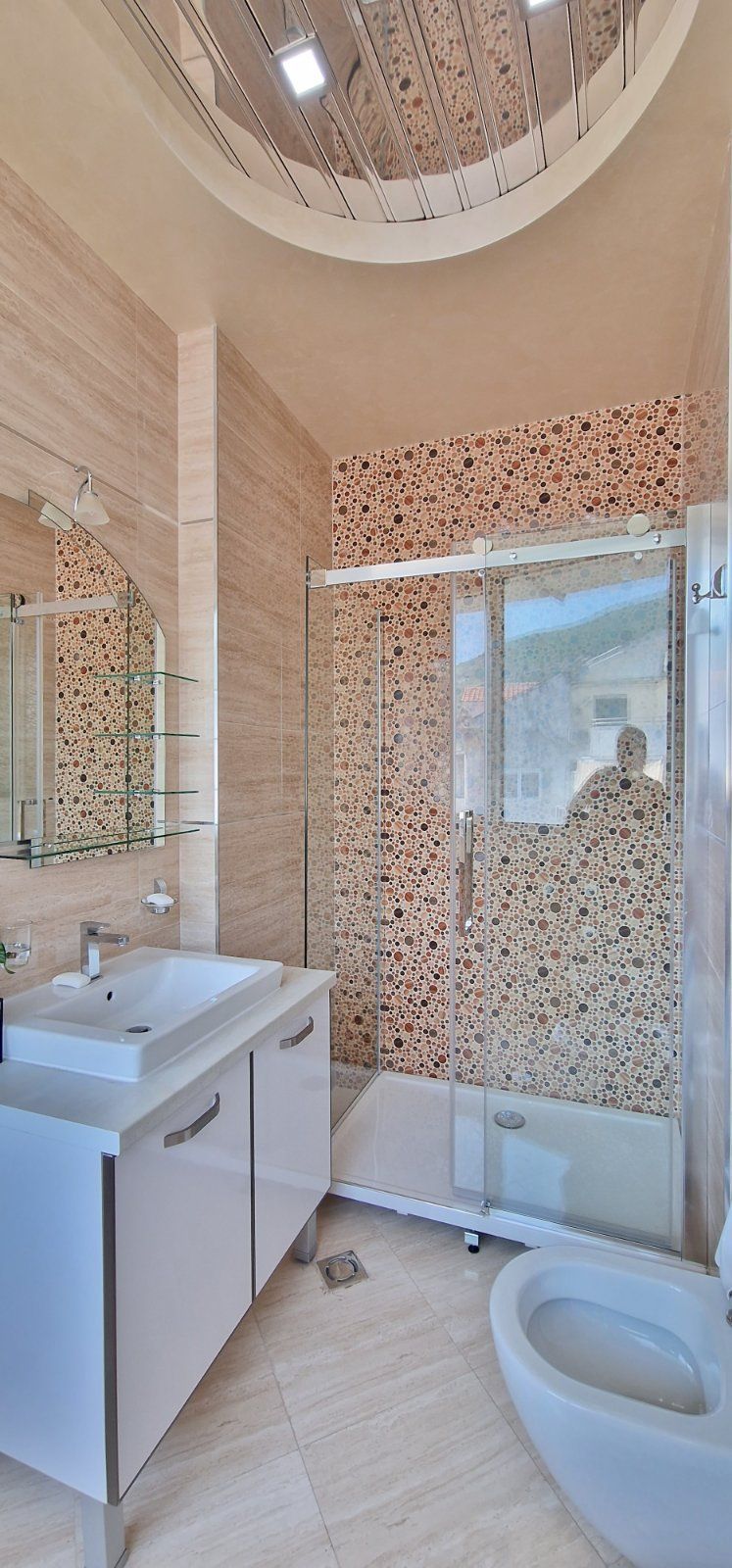 amforaproperty.com/Nov luksuzno opremljen dvosoban stan sa pogledom na more u Budvi - Nivel zgrada,Bulevar-Budva (NA DUZI PERIOD)