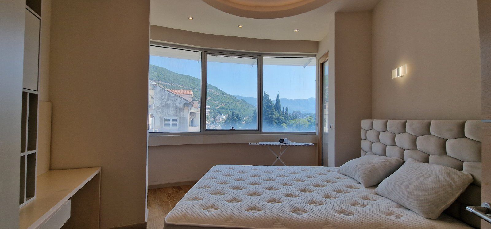 amforaproperty.com/Nov luksuzno opremljen dvosoban stan sa pogledom na more u Budvi - Nivel zgrada,Bulevar-Budva (NA DUZI PERIOD)