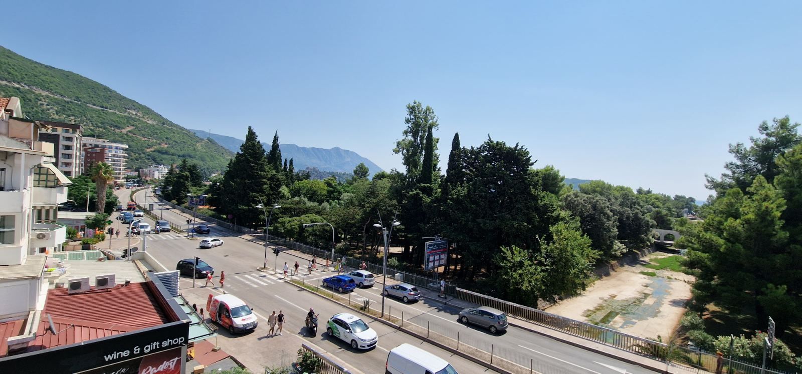 amforaproperty.com/Nov luksuzno opremljen dvosoban stan sa pogledom na more u Budvi - Nivel zgrada,Bulevar-Budva (NA DUZI PERIOD)