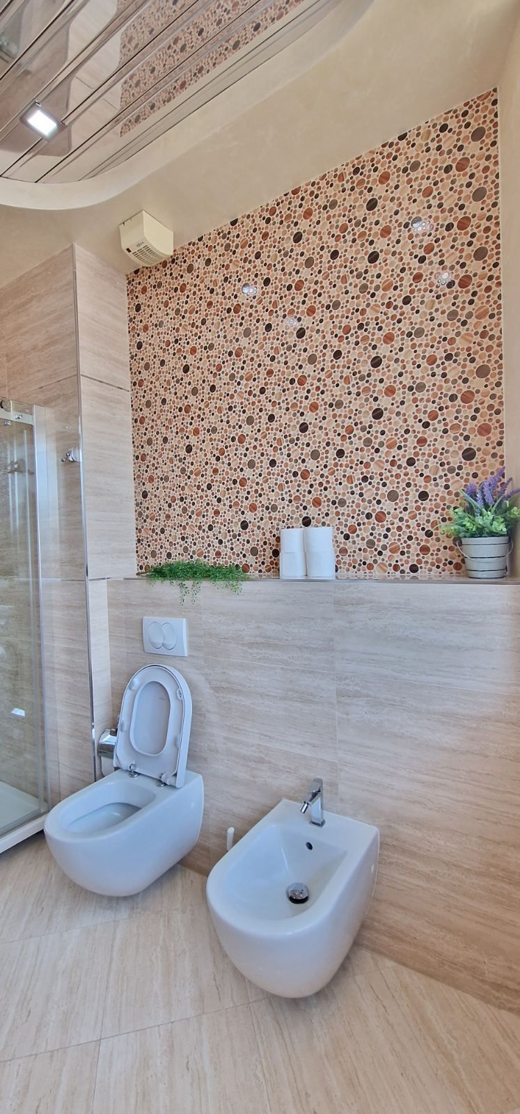 amforaproperty.com/Nov luksuzno opremljen dvosoban stan sa pogledom na more u Budvi - Nivel zgrada,Bulevar-Budva (NA DUZI PERIOD)