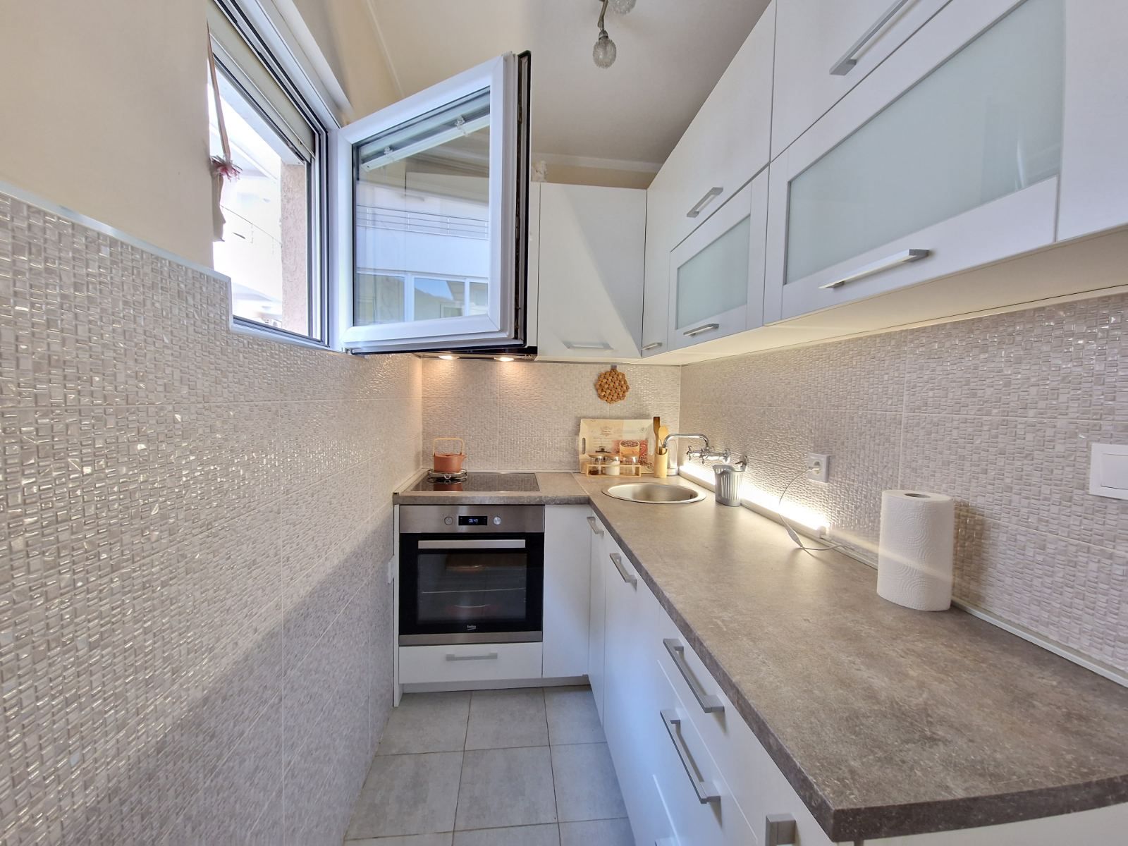 Namesten dvosoban stan 57m2 na odlicnoj lokaciji,kod nove osnovne škole,Rozino-Budva. - Amfora Real Estate