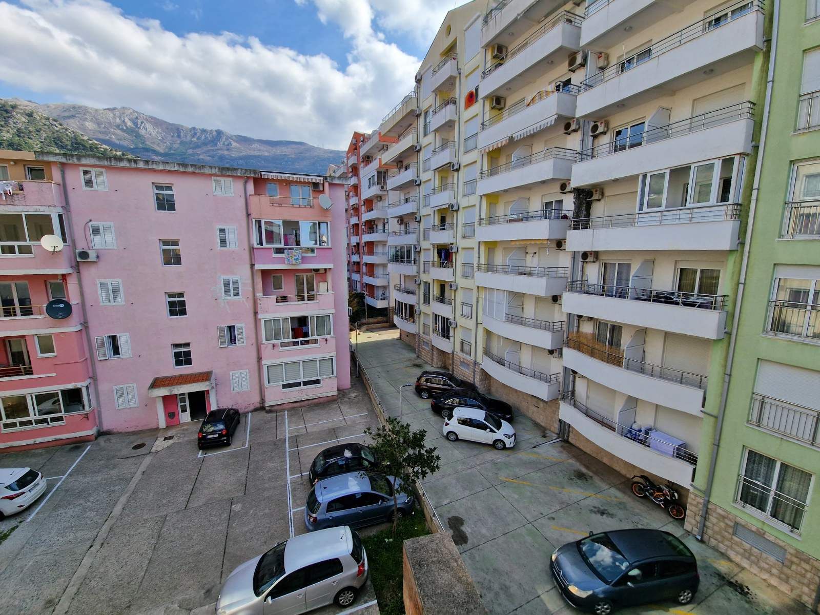 Namesten dvosoban stan 57m2 na odlicnoj lokaciji,kod nove osnovne škole,Rozino-Budva. - Amfora Real Estate