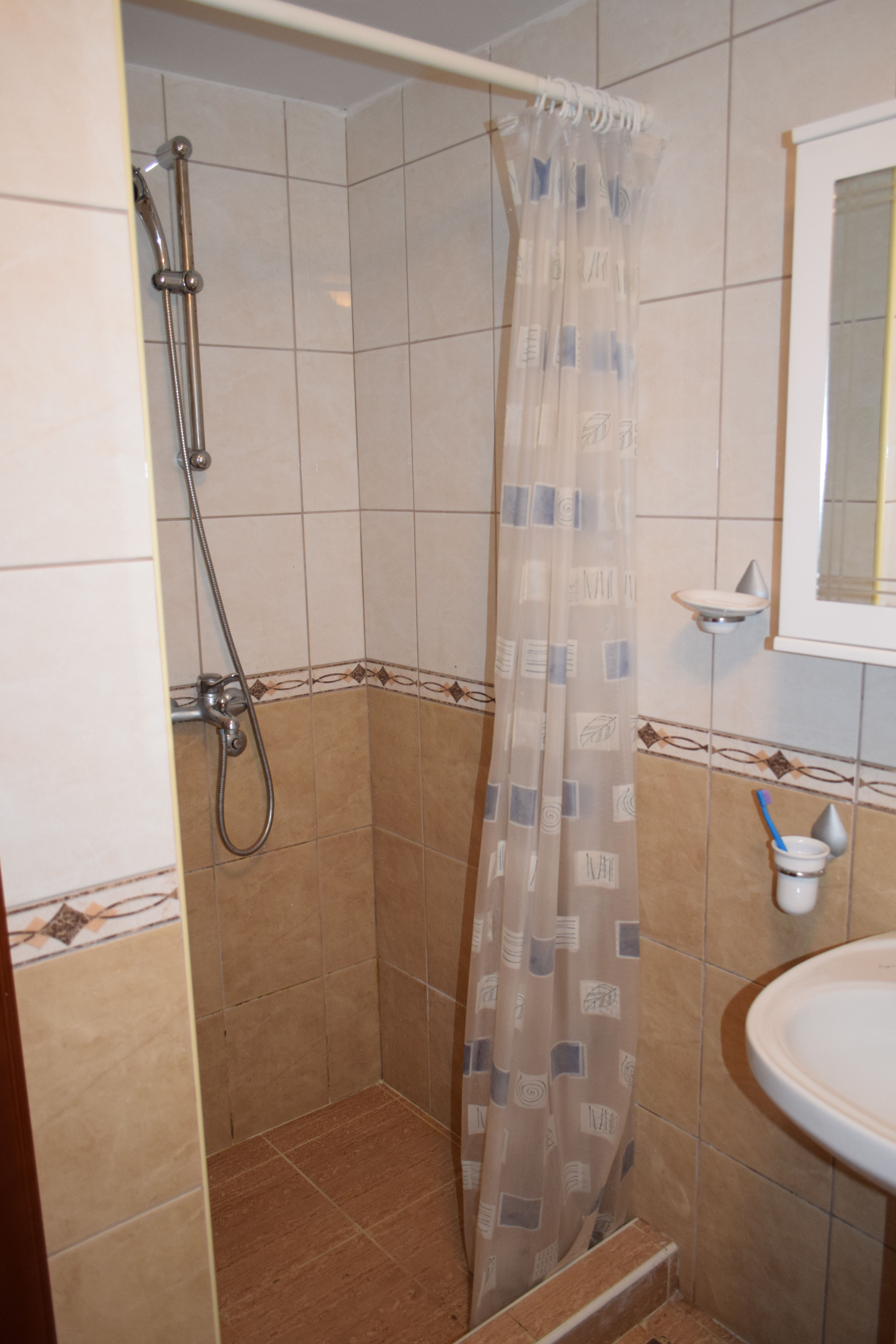 Trosoban stan 118m2 sa prelepim pogledom na more i grad,Vidikovac-Budva (GARAZNO MESTO UKLJUCENO U CENU) - Amfora Real Estate