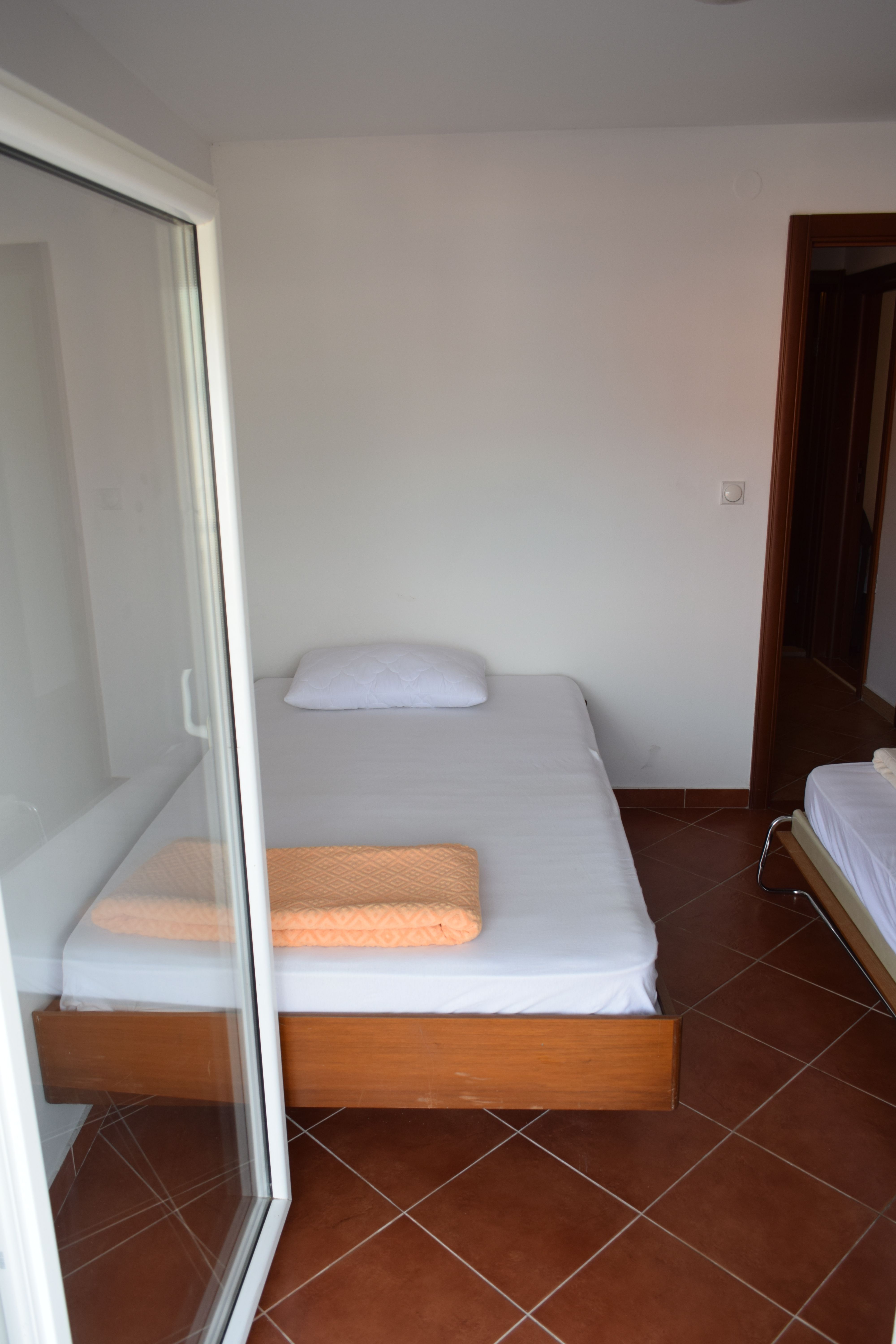 Trosoban stan 118m2 sa prelepim pogledom na more i grad,Vidikovac-Budva (GARAZNO MESTO UKLJUCENO U CENU) - Amfora Real Estate