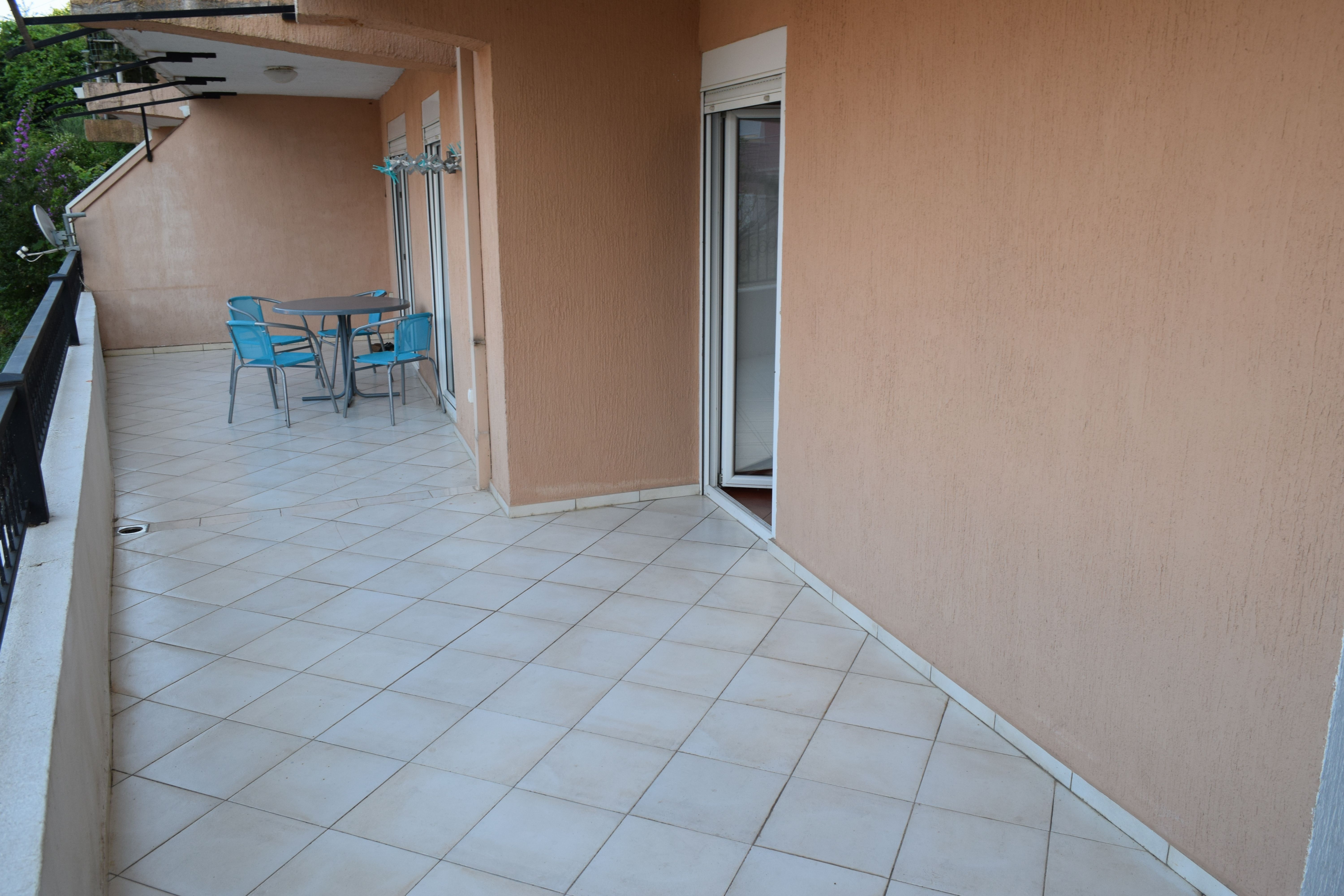 Trosoban stan 118m2 sa prelepim pogledom na more i grad,Vidikovac-Budva (GARAZNO MESTO UKLJUCENO U CENU) - Amfora Real Estate