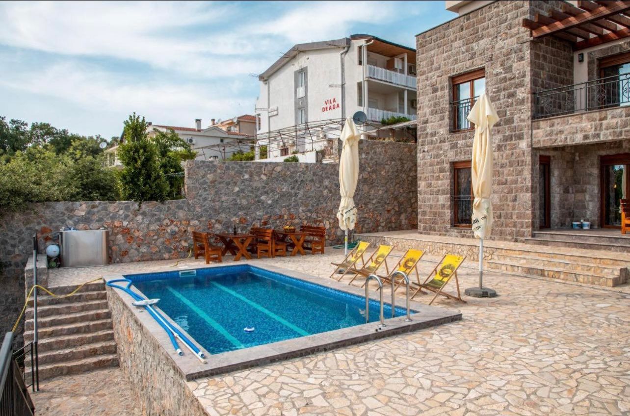 Luksuzna vila sa bazenom i pogledom na more na duzi period,Krimovica,opstina Kotor. - Amfora Real Estate